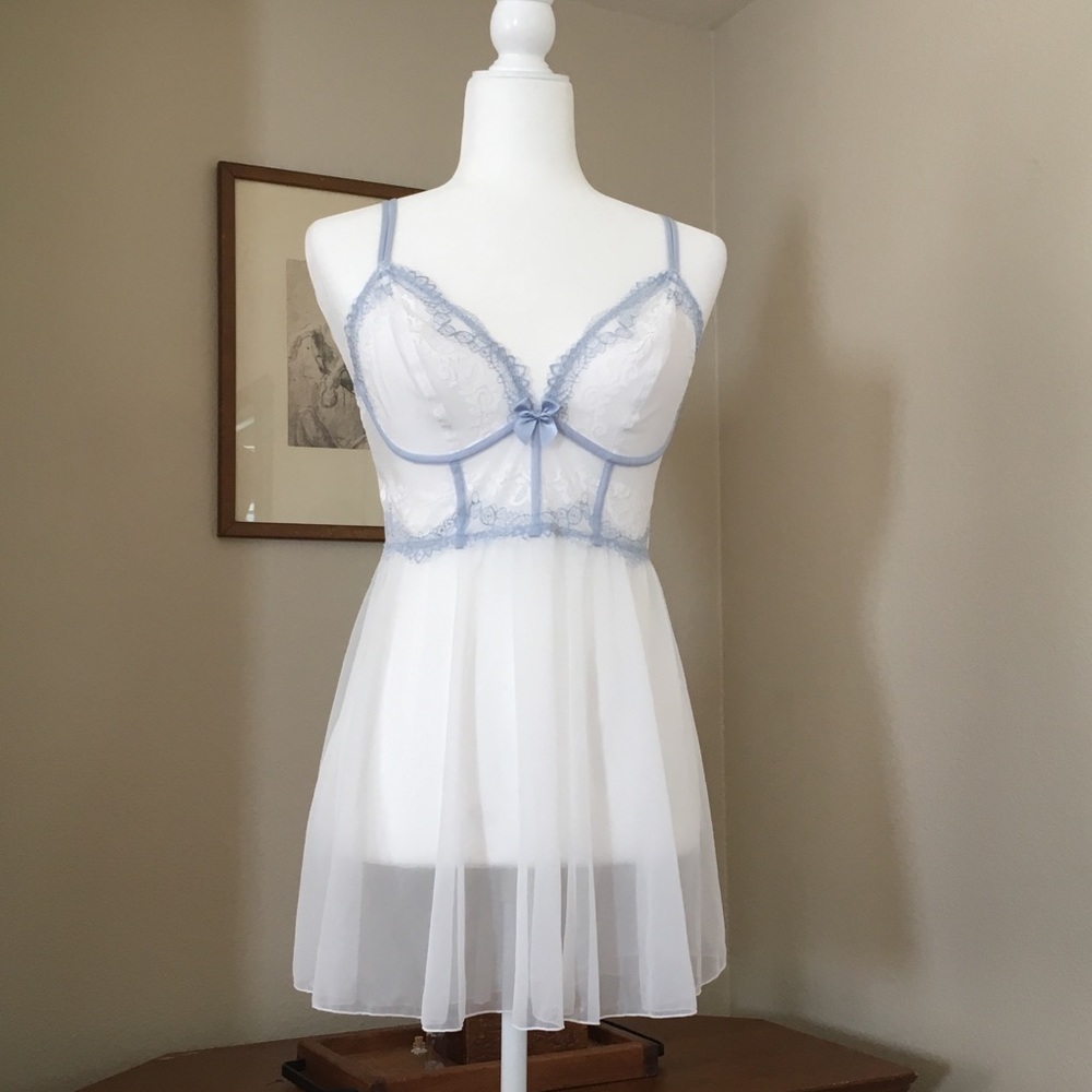 DKNY White seductive Lights Chemise M